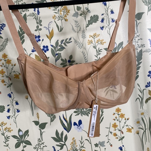 SKIMS  NO SHOW MOLDED UNLINED DEMI‎ BRA in Clay Size 34DDD - Picture 8 of 11